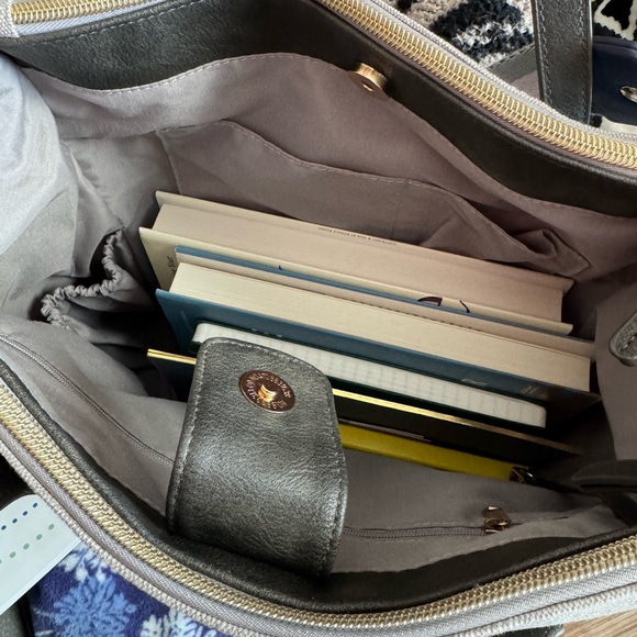 Erin Condren Stylish Gray Tote Bag with Striped Strap - Picture 4 of 5